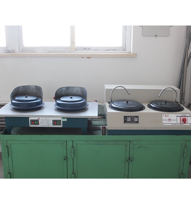 Metallographic sample polishing machine